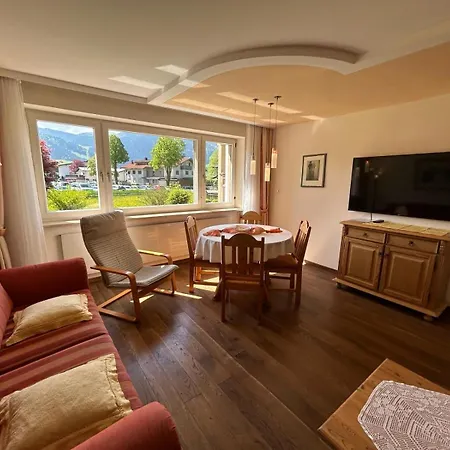 شقة Haus Zangerl *
