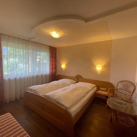 شقة Haus Zangerl *